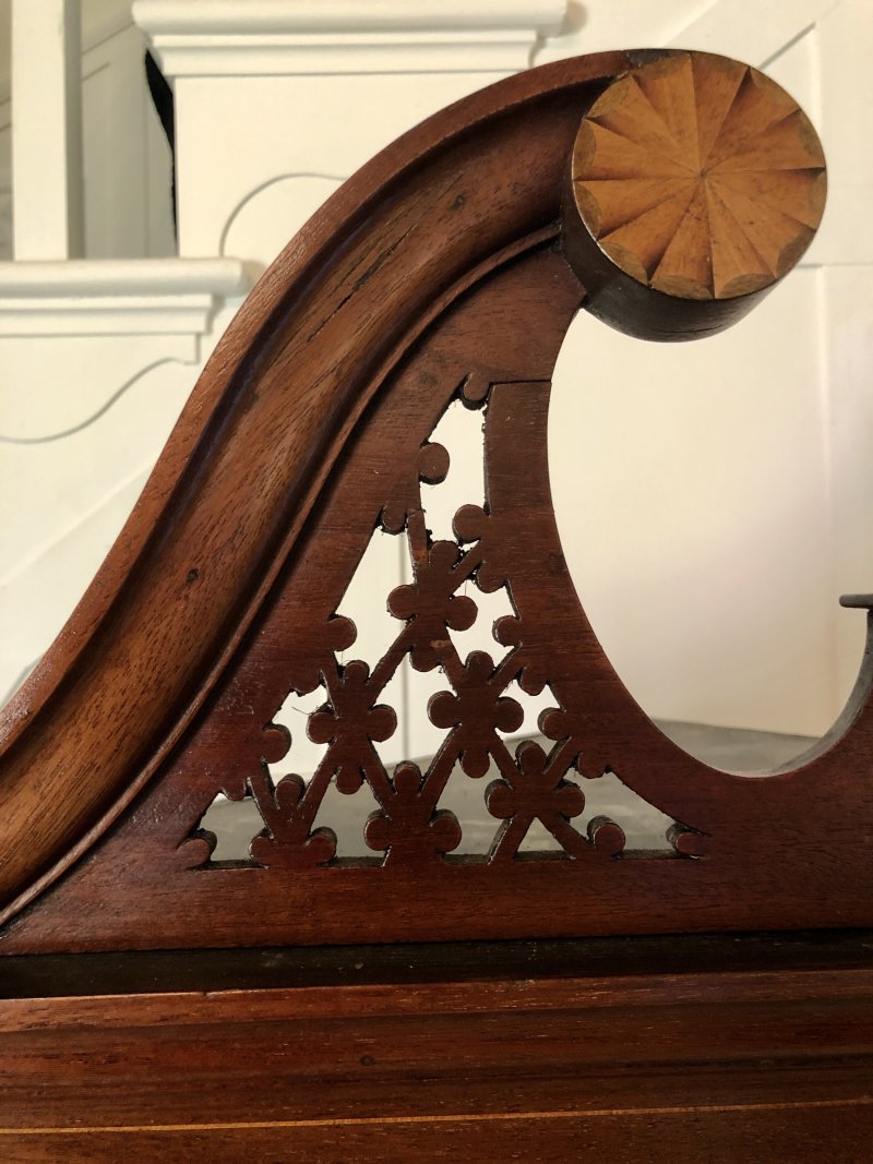 Fine Quality Antique  Edwardian Inlaid Mahogany Corner Cupboard - Image 5